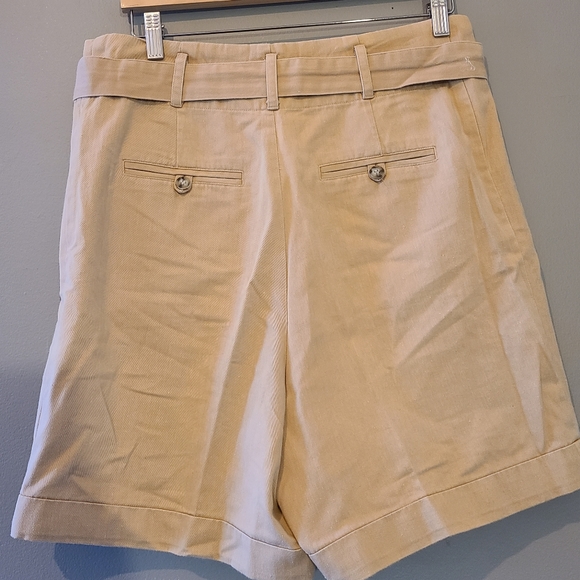 Adrienne Vittadini Paperbag Waist Shorts in khaki. Size 8. - Picture 2 of 5